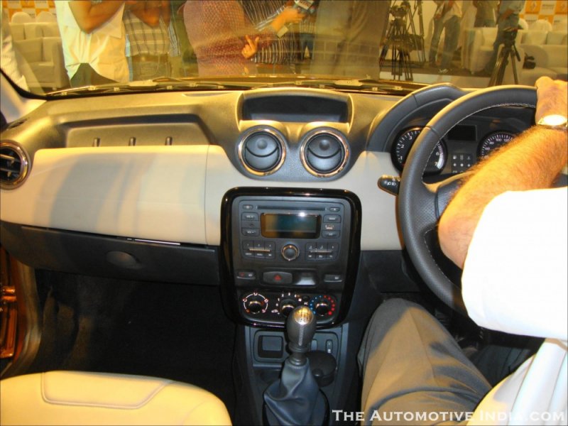 Renault-Duster-Dashboard-1.jpg