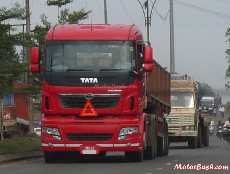 Tata-Prima-Truck-by-MotorBash-3.jpg