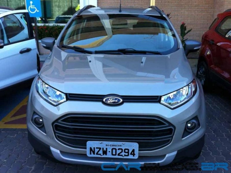 Novo-Ford-EcoSPort-2013-freestyle-prata.jpg