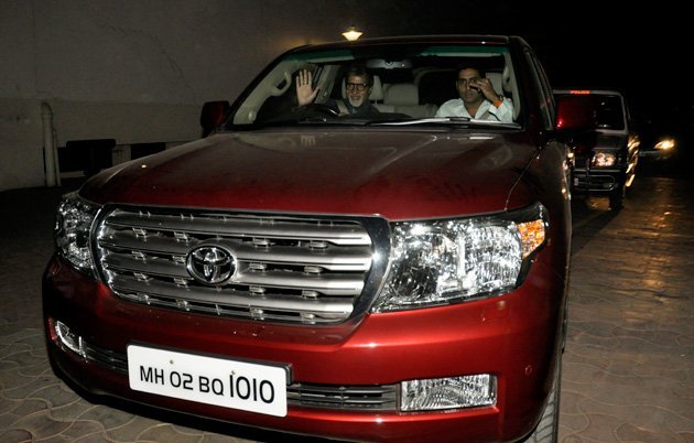 Amitabh-Bachchan-Toyota-Land-Cruiser.jpg