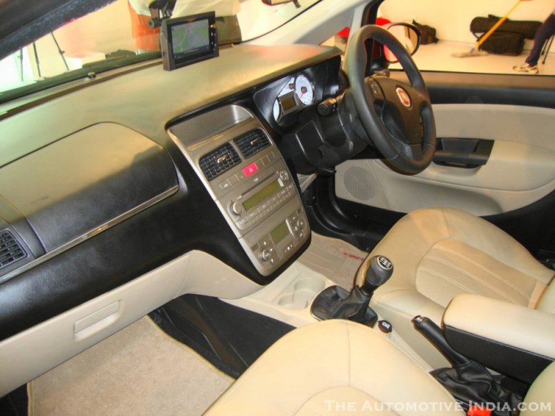 fiat-linea-absolute-dashboard.jpg