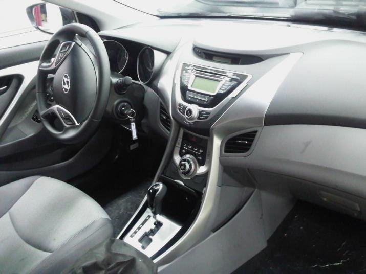 2011-hyundai-elantra-india-interior.jpg