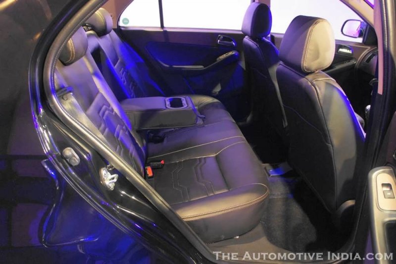 Tata-Manza-Club-Class-Rear-Seat.JPG