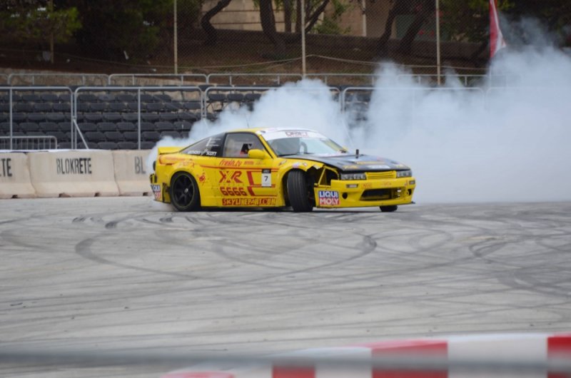 Gautam-Singhania-Drifting-Car--Skyline.jpg