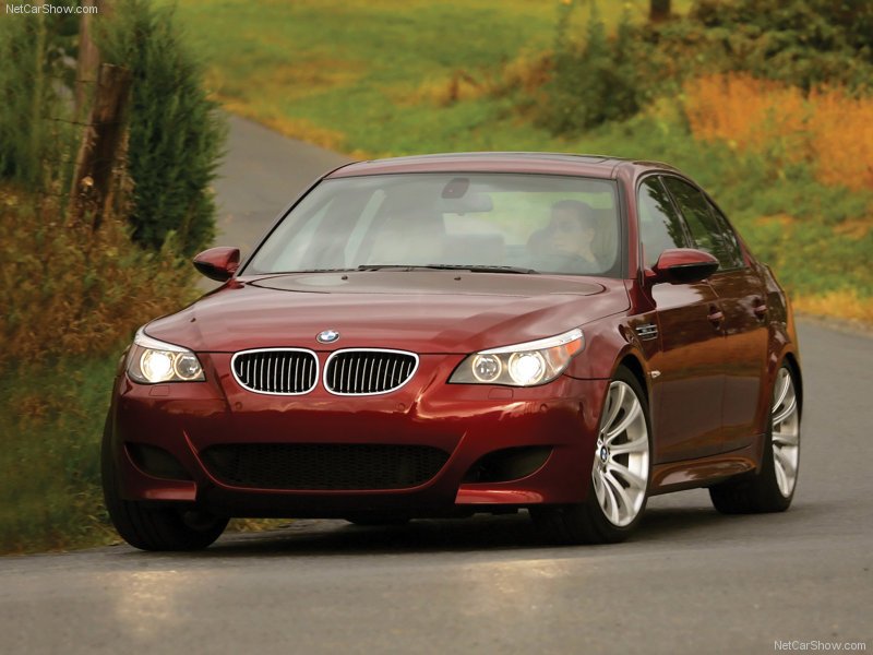 BMW-M5_2007_800x600_wallpaper_0b.jpg