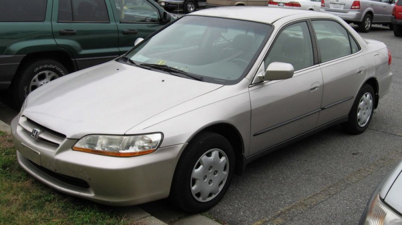 1998-2000-Honda-Accord-sedan-9467.jpg