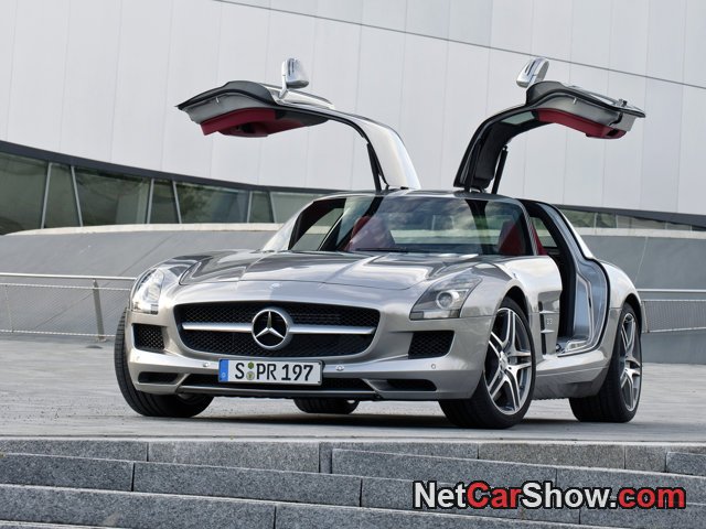 Mercedes-Benz-SLS_AMG_2011_photo_04.jpg