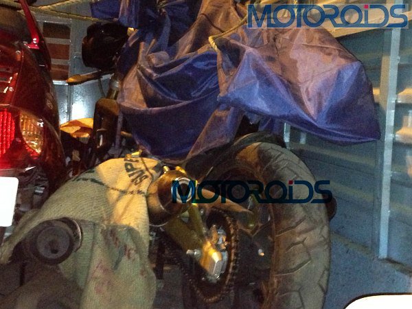 2013-Mahindra-Mojo-300-Sports-Motorcycle-Spyshot.jpg