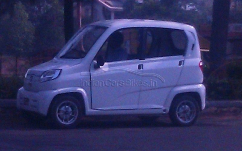 2013-Bajaj-RE60-Four-Wheeler-Spyshot-1-1024x638.jpg