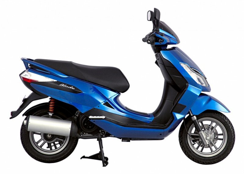 Bajaj-Blade-125-Automatic-Scooter-2.jpg