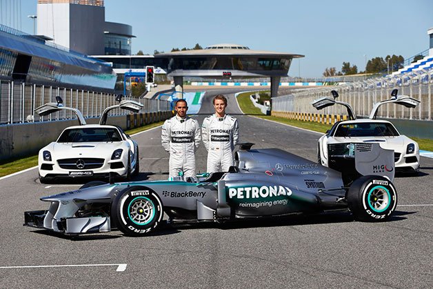 mercedesamgf1w04.jpg