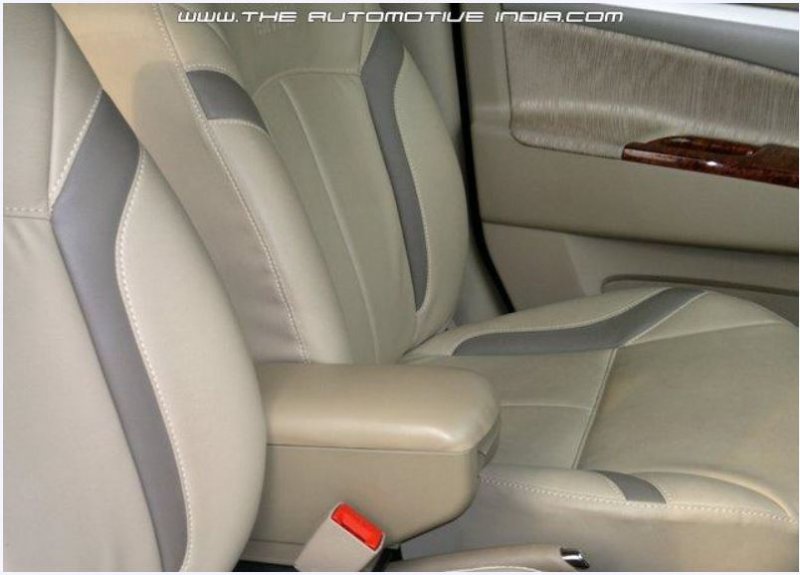 Ertiga Front Seat Arm Rest2.JPG