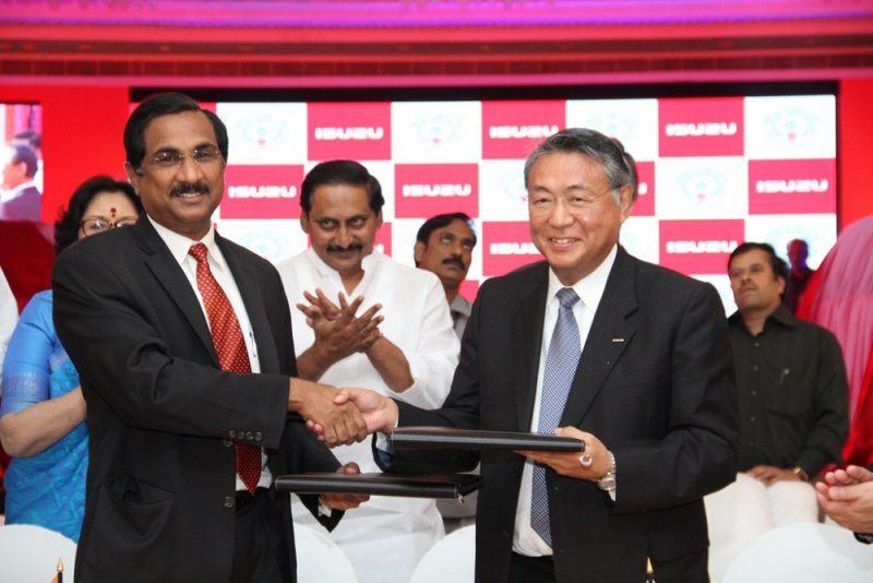 Isuzu-local-factory-India-agreement-signing.jpg