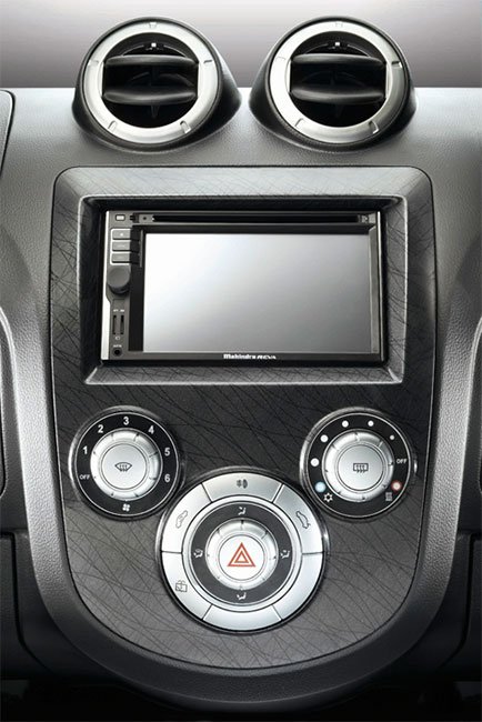 Mahindra-Reva-E2O-India-interior-and-exterior-13.jpg