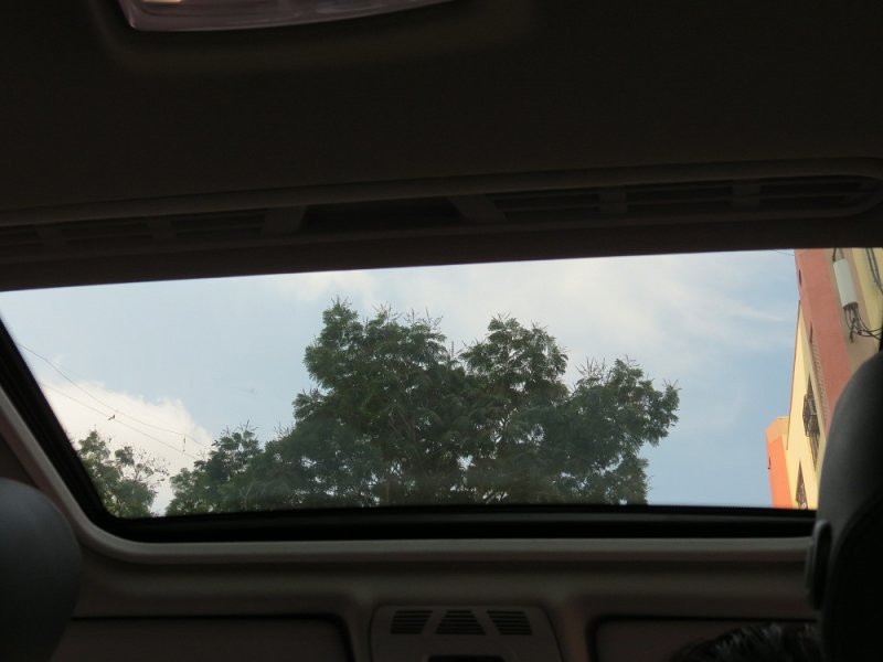 B07-Sunroof.JPG