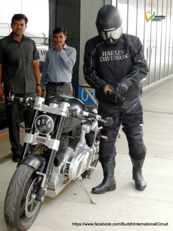 MS-Dhoni-prepares-for-a-lap-of-Buddh-Circuit.jpg