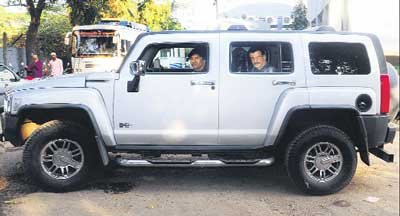 Ronit Roy's Hummer H3 2.jpg