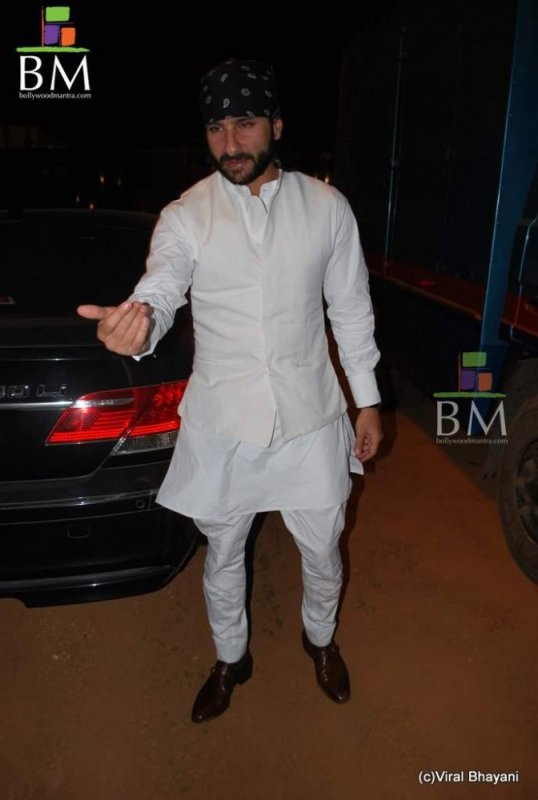 Saif Ali Khan's BMW 7 Series Sedan 15.jpg