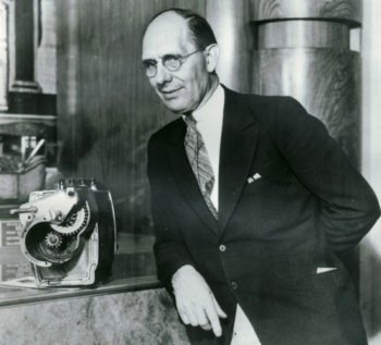 Charles Kettering with his invention.jpg