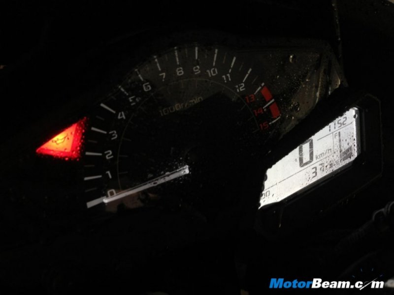 kawasaki-ninja-300-instrument-console.jpg