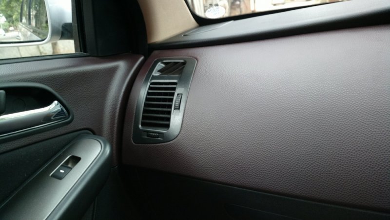 AC vent and quality of dashboard.jpg