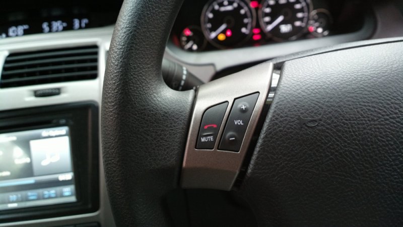 Steering mounted buttons - left.jpg