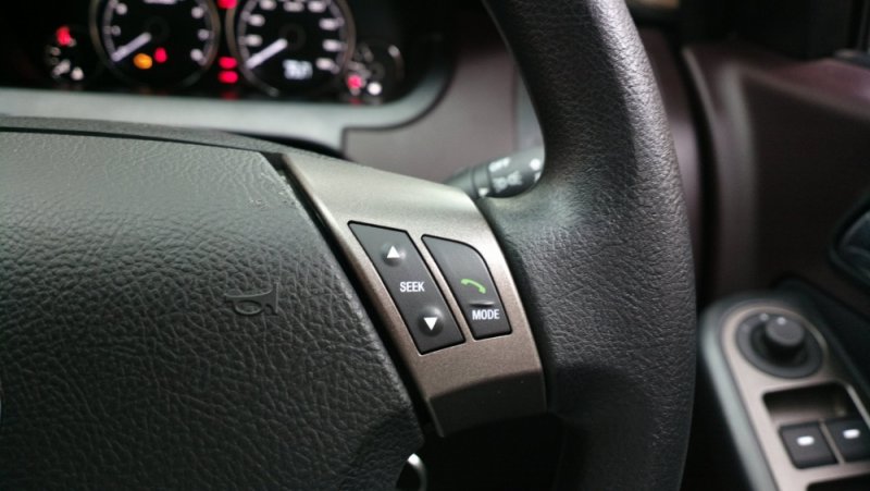 Steering mounted buttons - right.jpg