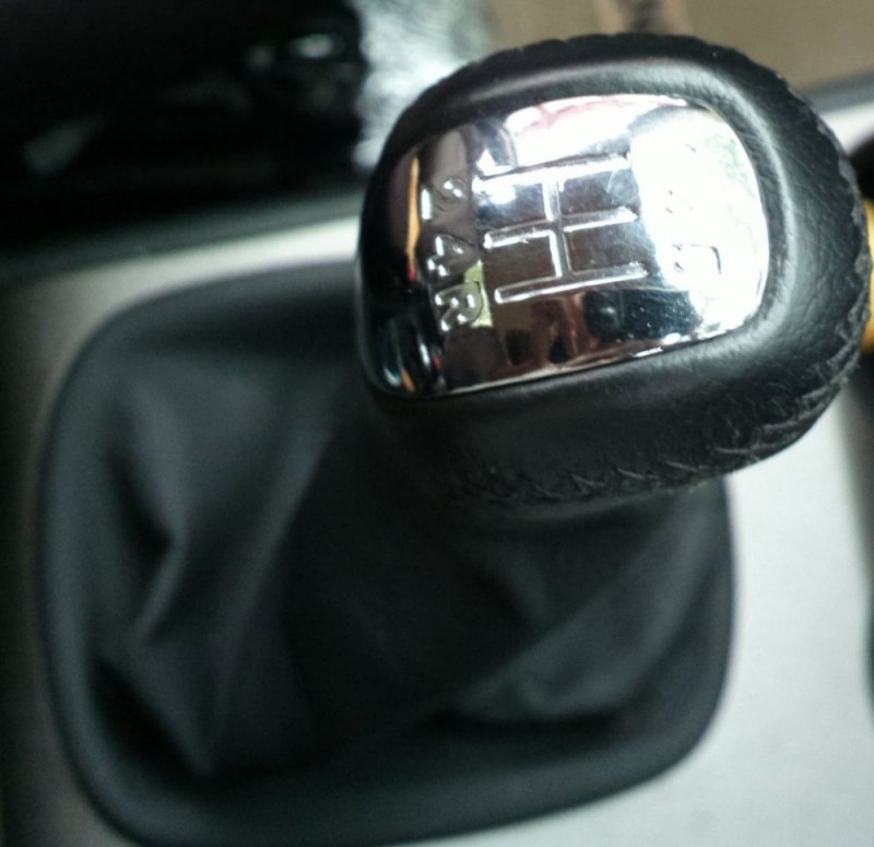 gear knob.jpg