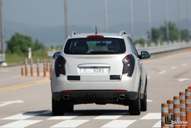 rear-three-quarter-of-the-Ssanyong-Korando-C-facelift-caught-testing-in-South-Korea.jpg