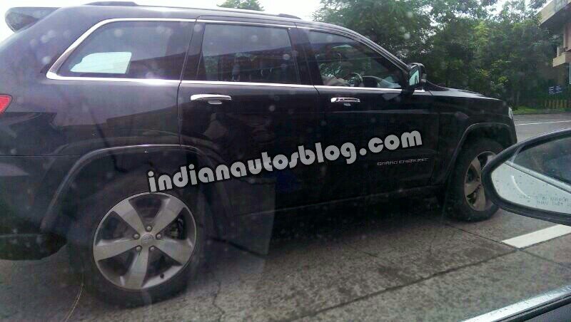 2014-Jeep-Grand-Cherokee-spied-in-India-side.jpg