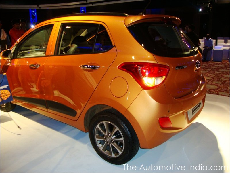 Hyundai-Grand-i10-Pictures-Review-73.JPG