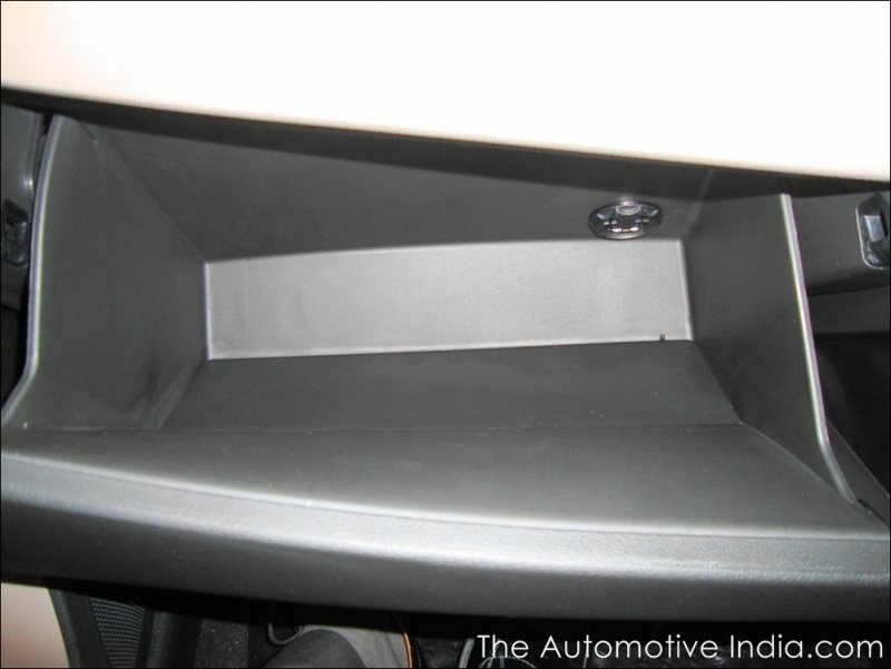 Hyundai-Grand-i10-Pictures-Review-41.JPG