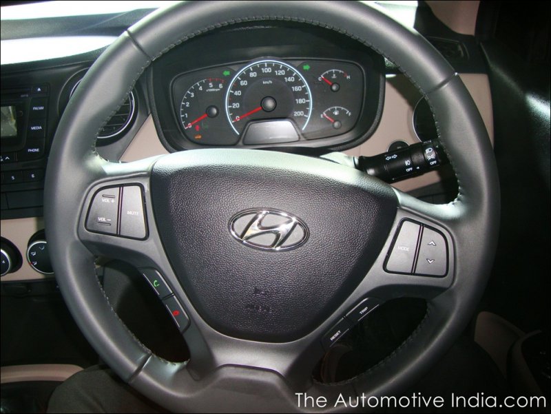 Hyundai-Grand-i10-Pictures-Review-60.JPG